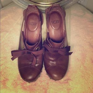 Super cute red wine! Comfy booties!
